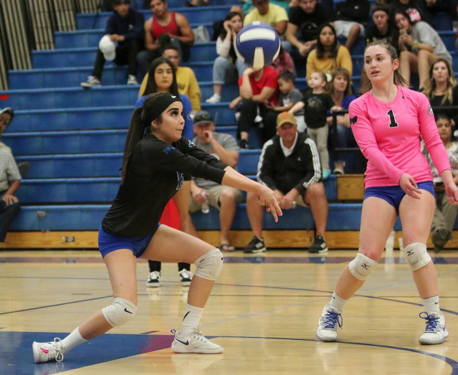 Huskies show heart in loss to Monarchs on Senior Night